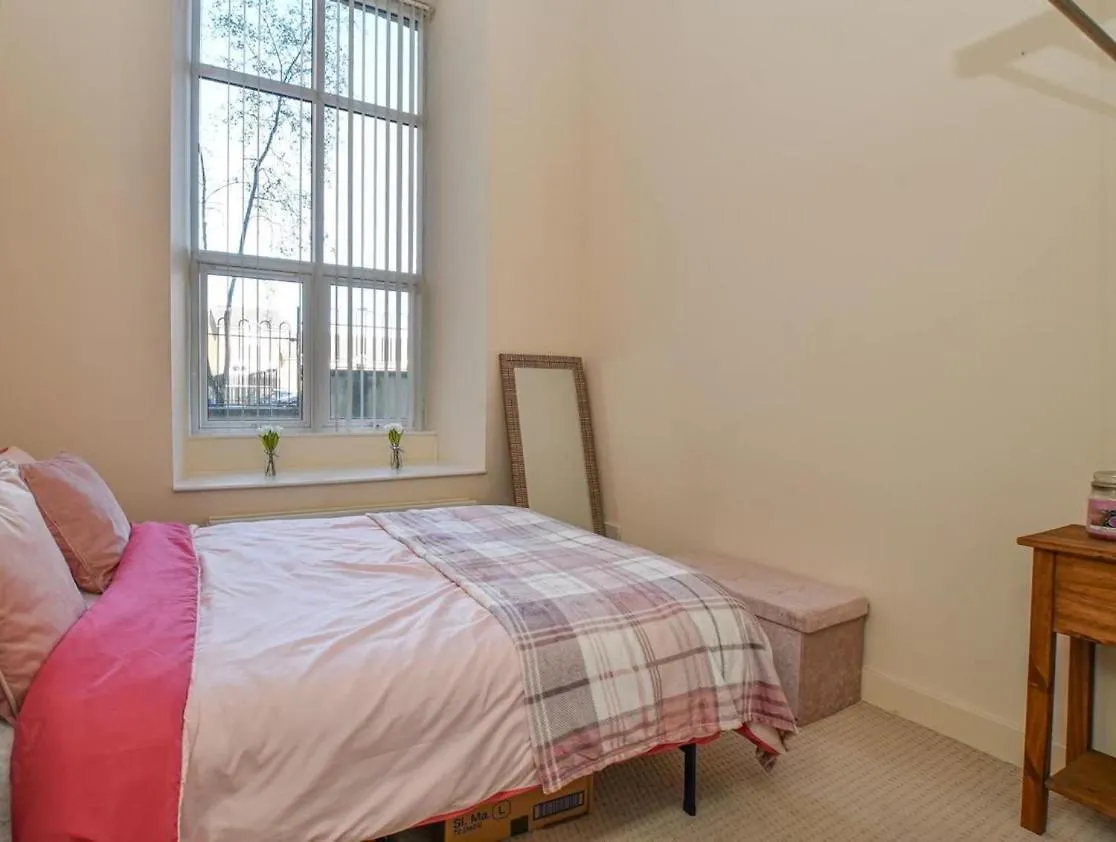 London Style 2Bed Apartment 벨파스트 0*,