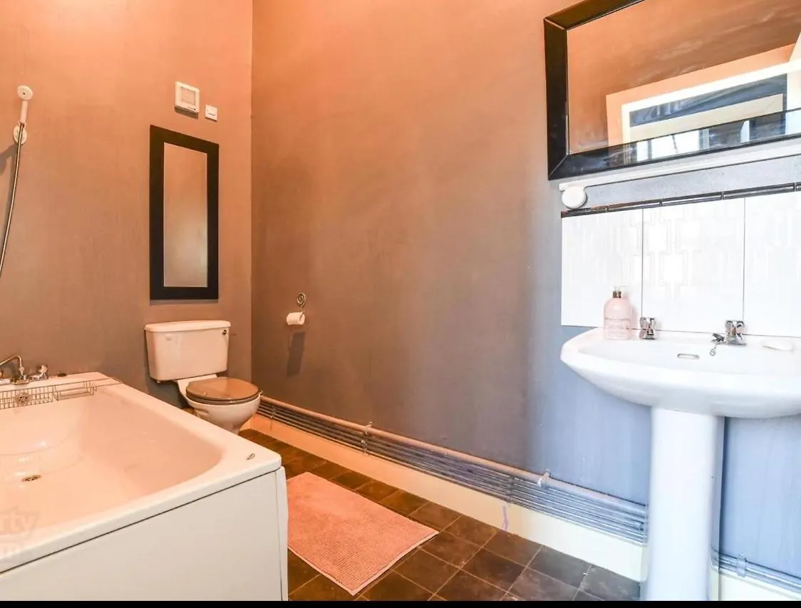 London Style 2Bed Apartment 벨파스트